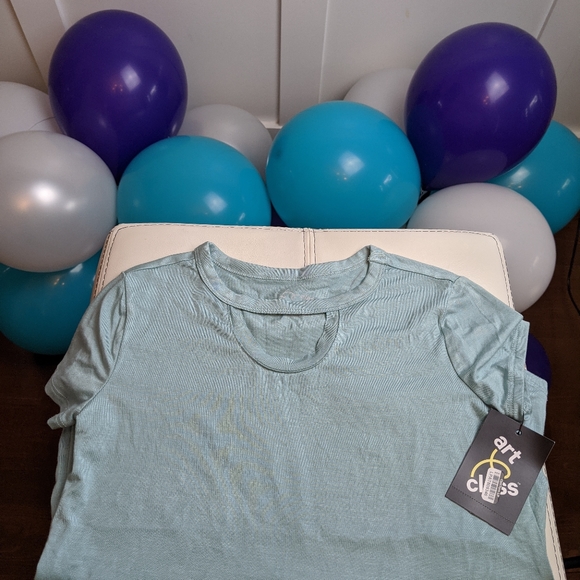 T-shirt - Picture 2 of 4